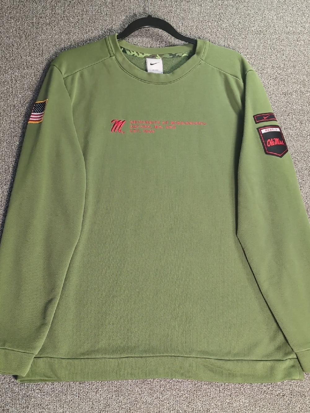 Nike Dri-FIT On-Field Military Appreciation Player Crewneck Ole Miss Size Large